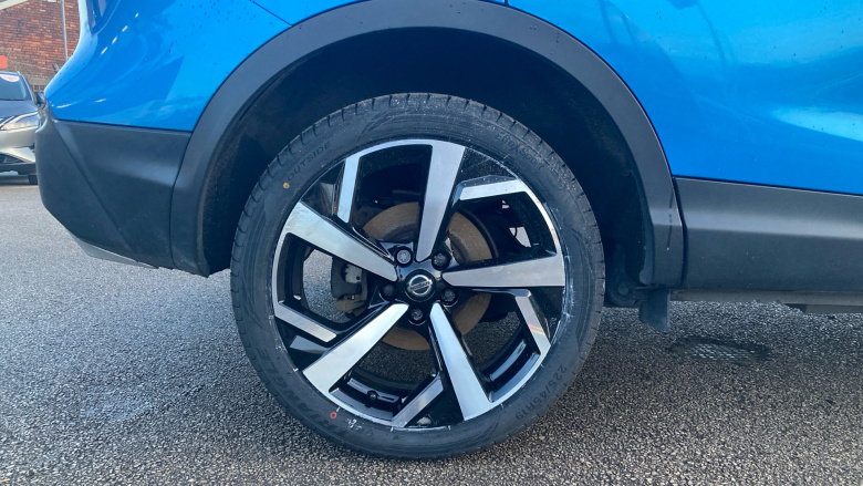 Nissan Qashqai 1.3 DiG-T 160 Tekna 5dr Petrol Hatchback